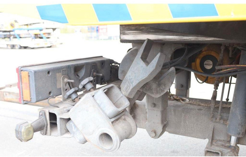 Autotransporter truck Mercedes-Benz Actros 2532 Vehicle transporter + crane Hiab 477EP-5 HiPro 6x2: picture 16