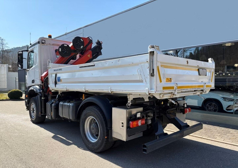 Mercedes-Benz Arocs 1840 - 3 way tipper truck + crane - Tipper, Crane truck: picture 4 Mercedes-Benz Arocs 1840 - 3 way tipper truck + crane - Tipper, Crane truck: picture 4