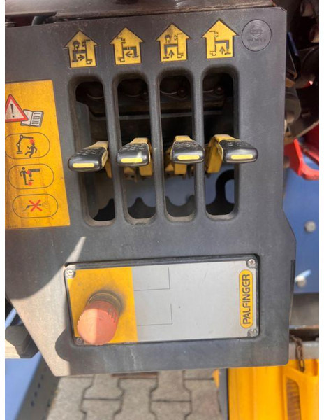 Mercedes-Benz Axor 1829 Palfinger hátsó daru PK 12002 klíma leasing Mercedes-Benz Axor 1829 Palfinger hátsó daru PK 12002 klíma: picture 12 Mercedes-Benz Axor 1829 Palfinger hátsó daru PK 12002 klíma leasing Mercedes-Benz Axor 1829 Palfinger hátsó daru PK 12002 klíma: picture 12