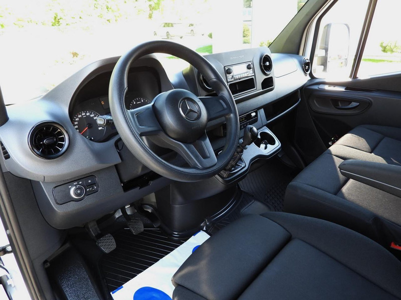 Mercedes-Benz SPRINTER 315 - Closed box van: picture 2 Mercedes-Benz SPRINTER 315 - Closed box van: picture 2