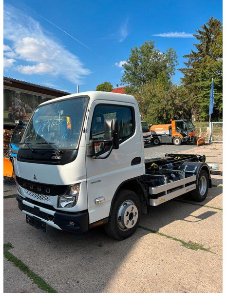 Mitsubishi Fuso Canter 6S15 - Hook lift truck: picture 1 Mitsubishi Fuso Canter 6S15 - Hook lift truck: picture 1