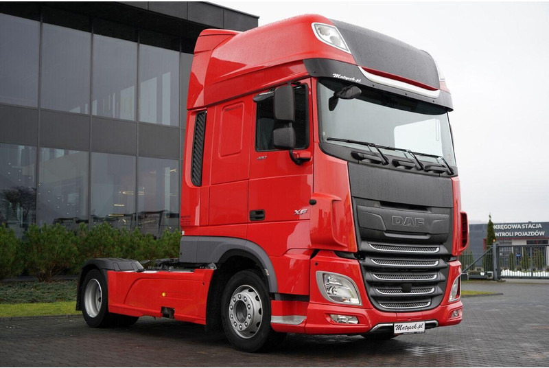 DAF XF 480 / LOW DECK / SUPER SPACE CAB / MEGA / 2021 - Tractor truck: picture 1 DAF XF 480 / LOW DECK / SUPER SPACE CAB / MEGA / 2021 - Tractor truck: picture 1