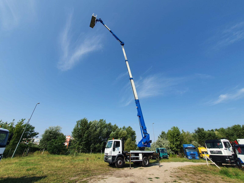 Iveco Eurocargo ML 180 E 24 - Bizocchi KJF 320 lifting basket 32 m - Truck, Crane truck: picture 5 Iveco Eurocargo ML 180 E 24 - Bizocchi KJF 320 lifting basket 32 m - Truck, Crane truck: picture 5