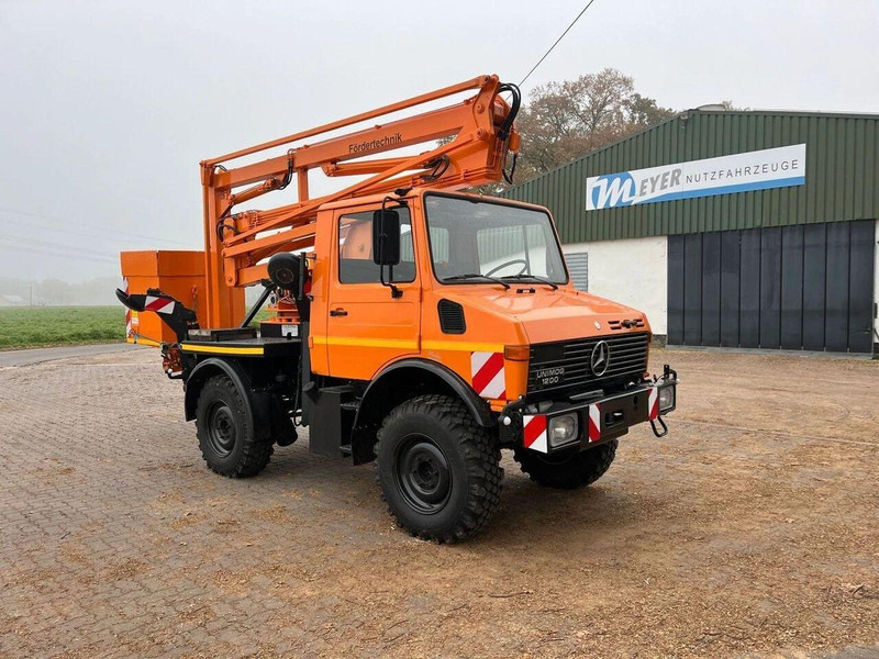 Mercedes-Benz Unimog 1200 4x4 - Lifting basket - Truck, Crane truck: picture 2 Mercedes-Benz Unimog 1200 4x4 - Lifting basket - Truck, Crane truck: picture 2