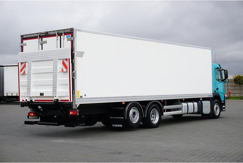 Volvo FM / 330 / E 6 / CHŁODNIA + WINDA / 23 PALETY / OŚ SKRĘTNA / DŁ - Refrigerator truck: picture 5 Volvo FM / 330 / E 6 / CHŁODNIA + WINDA / 23 PALETY / OŚ SKRĘTNA / DŁ - Refrigerator truck: picture 5