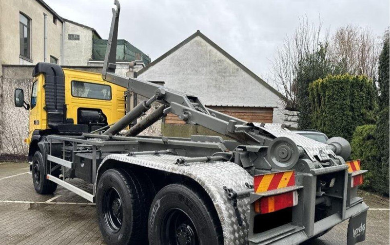 Hook lift truck Volvo FM12 6x6 Hook lift: picture 8 Hook lift truck Volvo FM12 6x6 Hook lift: picture 8