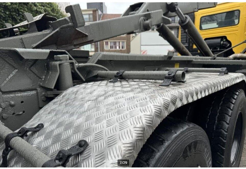 Hook lift truck Volvo FM12 6x6 Hook lift: picture 17 Hook lift truck Volvo FM12 6x6 Hook lift: picture 17