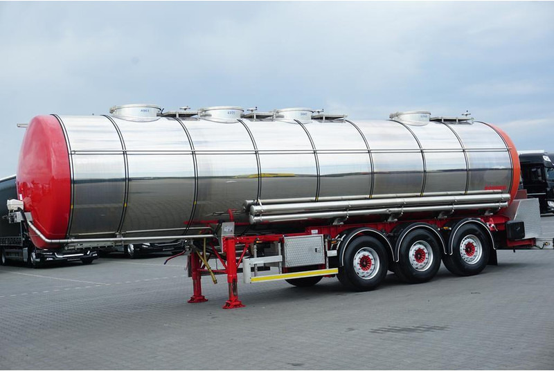 Wielton SOMMER / CYSTERNA SPOZYWCZA / 28 374 LITRÓW / 4 KOMOROWA / WEBAS - Tanker semi-trailer: picture 3 Wielton SOMMER / CYSTERNA SPOZYWCZA / 28 374 LITRÓW / 4 KOMOROWA / WEBAS - Tanker semi-trailer: picture 3