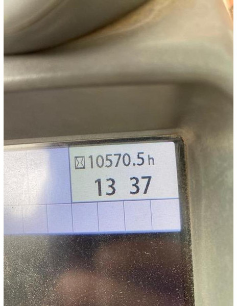 Hitachi ZX250LC - Excavator: picture 4 Hitachi ZX250LC - Excavator: picture 4