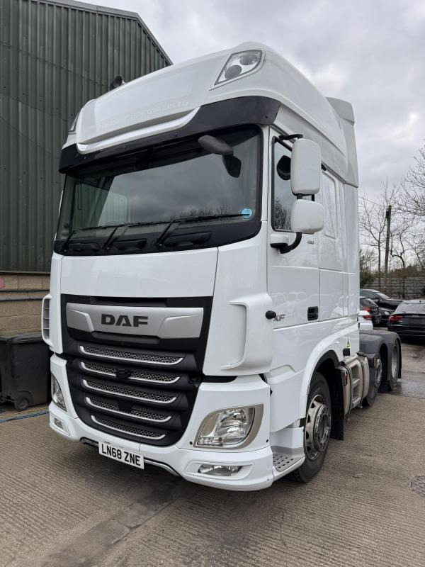 Tractor truck DAF FTG XF 480 Euro 6 Super Space cab: picture 8