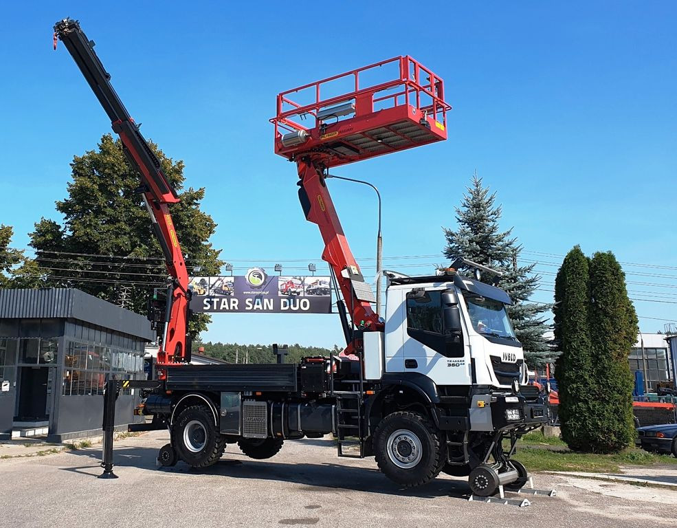 Iveco TRAKER 4x4 RAIL ROAD PALFINGER SCHIENEN TWO WAY - Truck with aerial platform: picture 5 Iveco TRAKER 4x4 RAIL ROAD PALFINGER SCHIENEN TWO WAY - Truck with aerial platform: picture 5