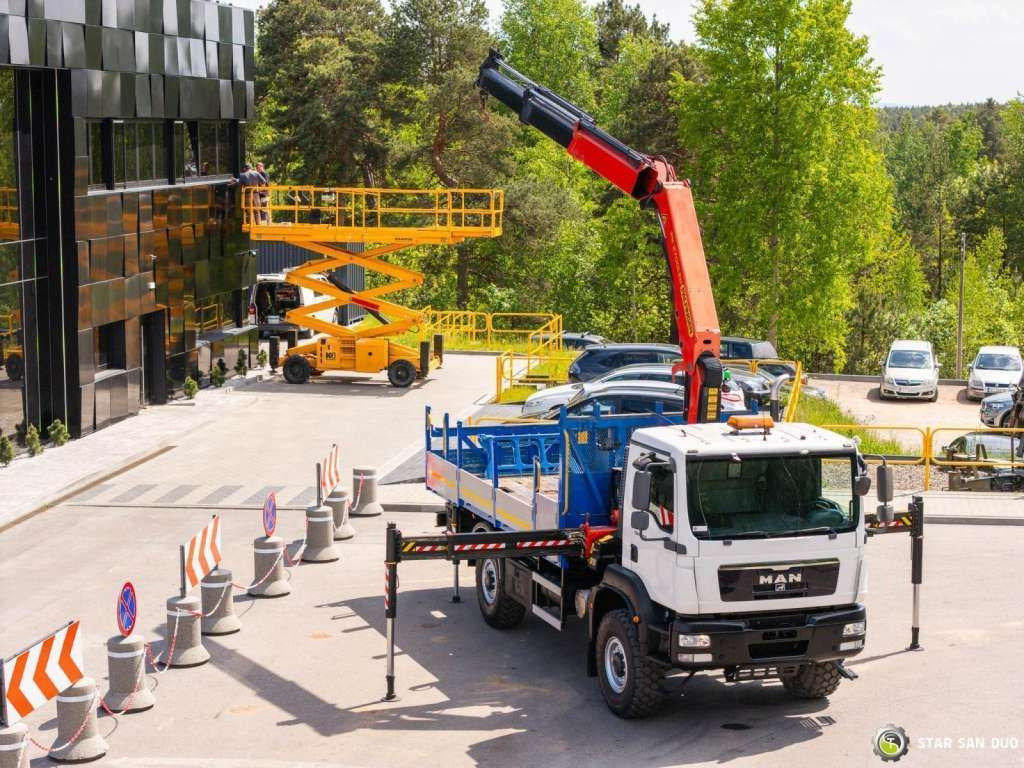 MAN TGM 18 250 4x4 PALFINGER PK 27001 HDS Crane Kra - Tipper: picture 2 MAN TGM 18 250 4x4 PALFINGER PK 27001 HDS Crane Kra - Tipper: picture 2