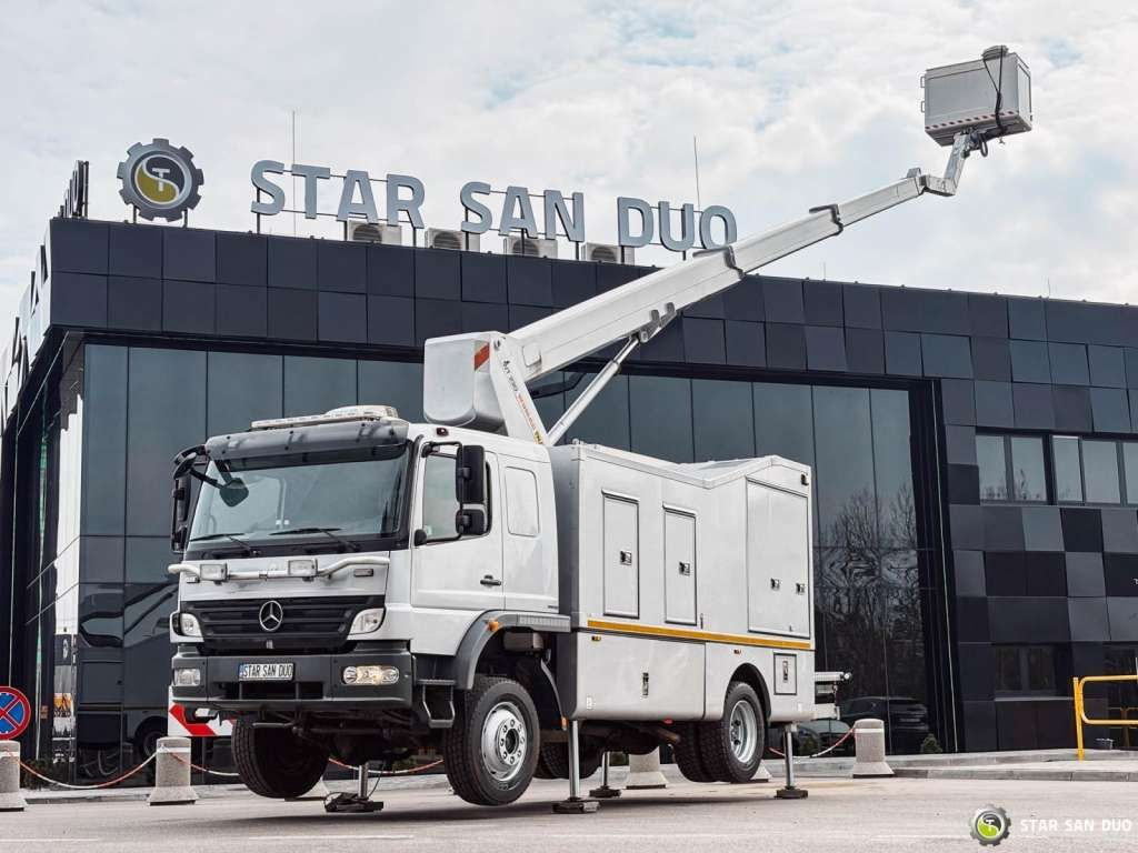 Mercedes-Benz 1529 4x4 Atego Lift Palfinger Wumag WT 230 - Truck with aerial platform: picture 3 Mercedes-Benz 1529 4x4 Atego Lift Palfinger Wumag WT 230 - Truck with aerial platform: picture 3