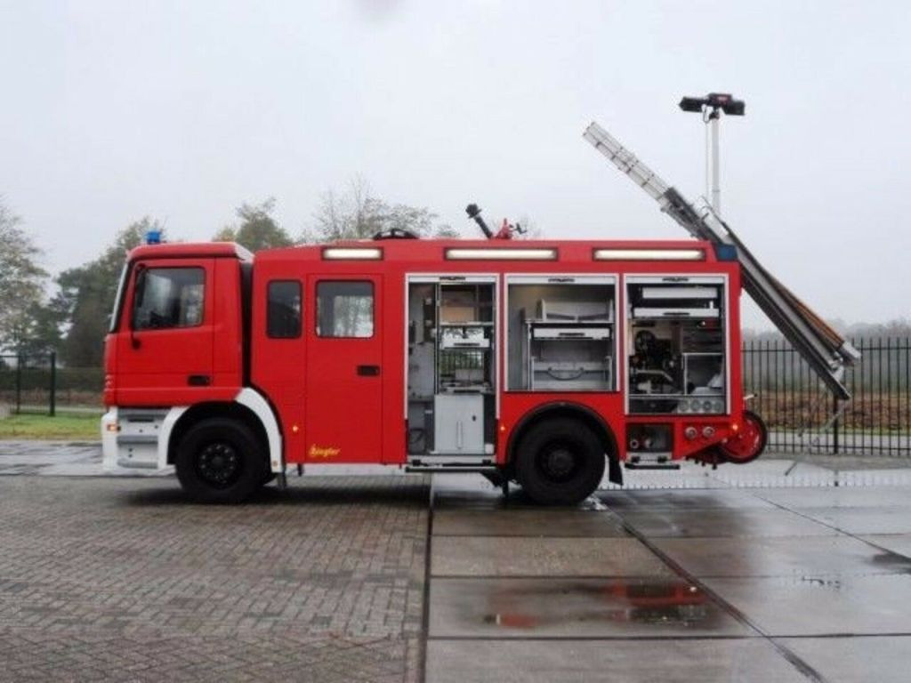 Mercedes-Benz ACTROS 1835 Feuerwehr 2080 L Fire Unit !! - Fire truck: picture 3 Mercedes-Benz ACTROS 1835 Feuerwehr 2080 L Fire Unit !! - Fire truck: picture 3