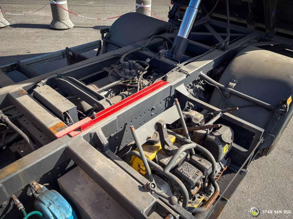 Tipper Mercedes-Benz AXOR 1824 4x2 HMF 975 HDS Crane Rotator Kipper Mercedes-Benz AXOR 1824 4x2 HMF 975 HDS Crane Rotator Kipper: picture 22 Tipper Mercedes-Benz AXOR 1824 4x2 HMF 975 HDS Crane Rotator Kipper Mercedes-Benz AXOR 1824 4x2 HMF 975 HDS Crane Rotator Kipper: picture 22