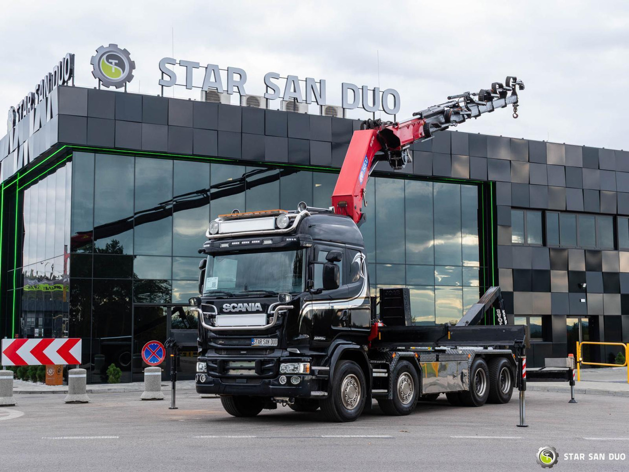 - Crane truck: picture 3 - Crane truck: picture 3