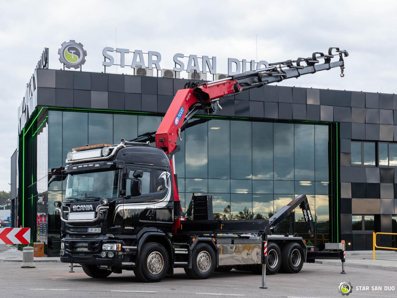 - Crane truck: picture 1 - Crane truck: picture 1