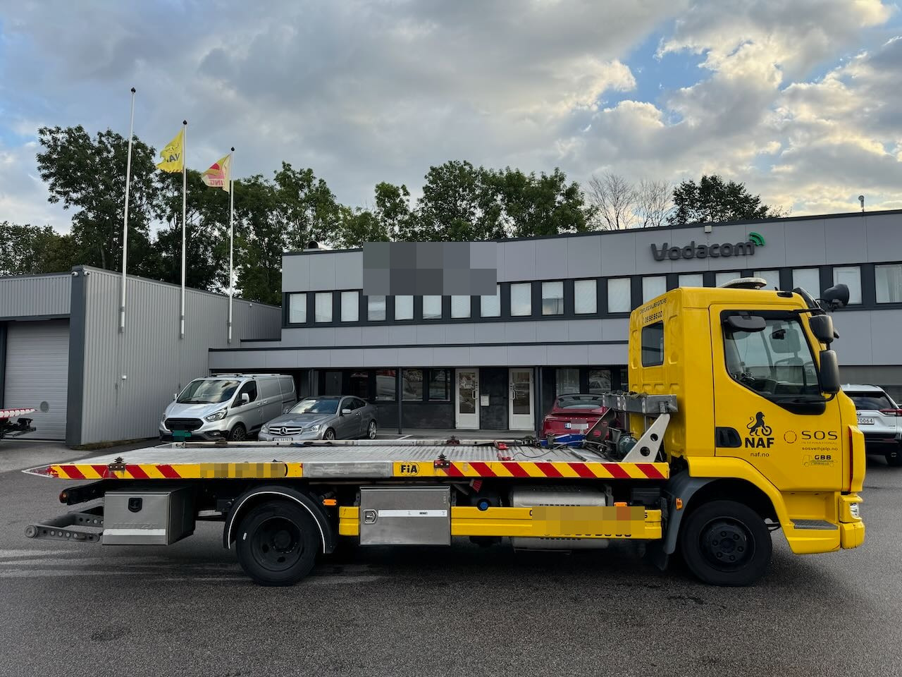 DAF LF210 - Tow truck: picture 2 DAF LF210 - Tow truck: picture 2