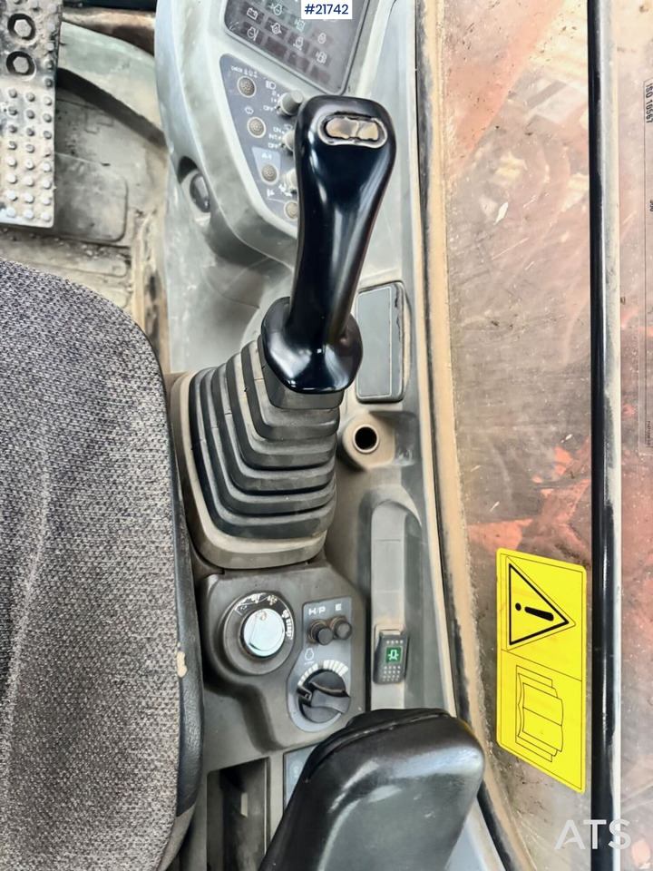 Crawler excavator Hitachi EX165 beltegraver m/ 2 skuffer: picture 25