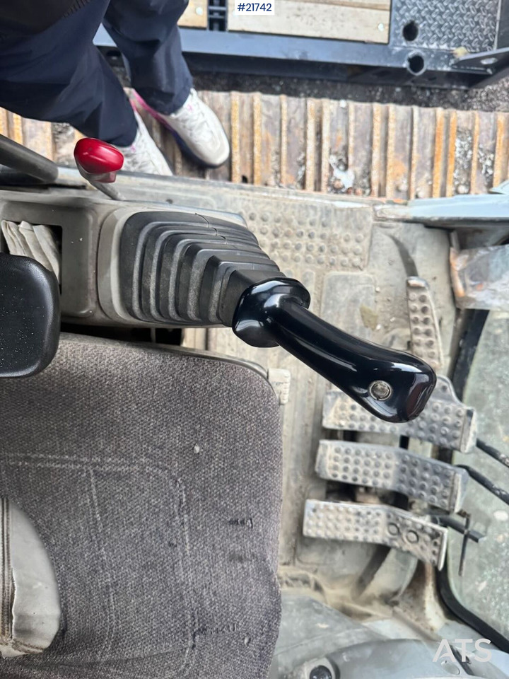 Crawler excavator Hitachi EX165 beltegraver m/ 2 skuffer: picture 24