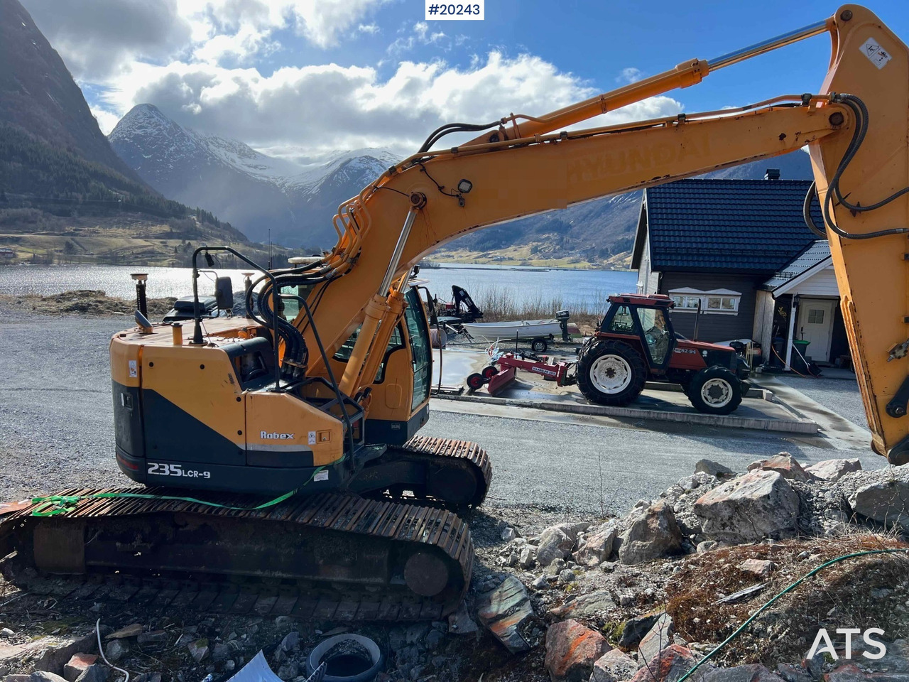 Hyundai Robex 235LCR-9 m/ Graveskuffe og gps - Excavator: picture 3 Hyundai Robex 235LCR-9 m/ Graveskuffe og gps - Excavator: picture 3