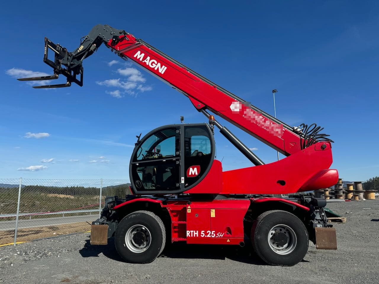 Magni RTH - Telescopic handler: picture 1 Magni RTH - Telescopic handler: picture 1