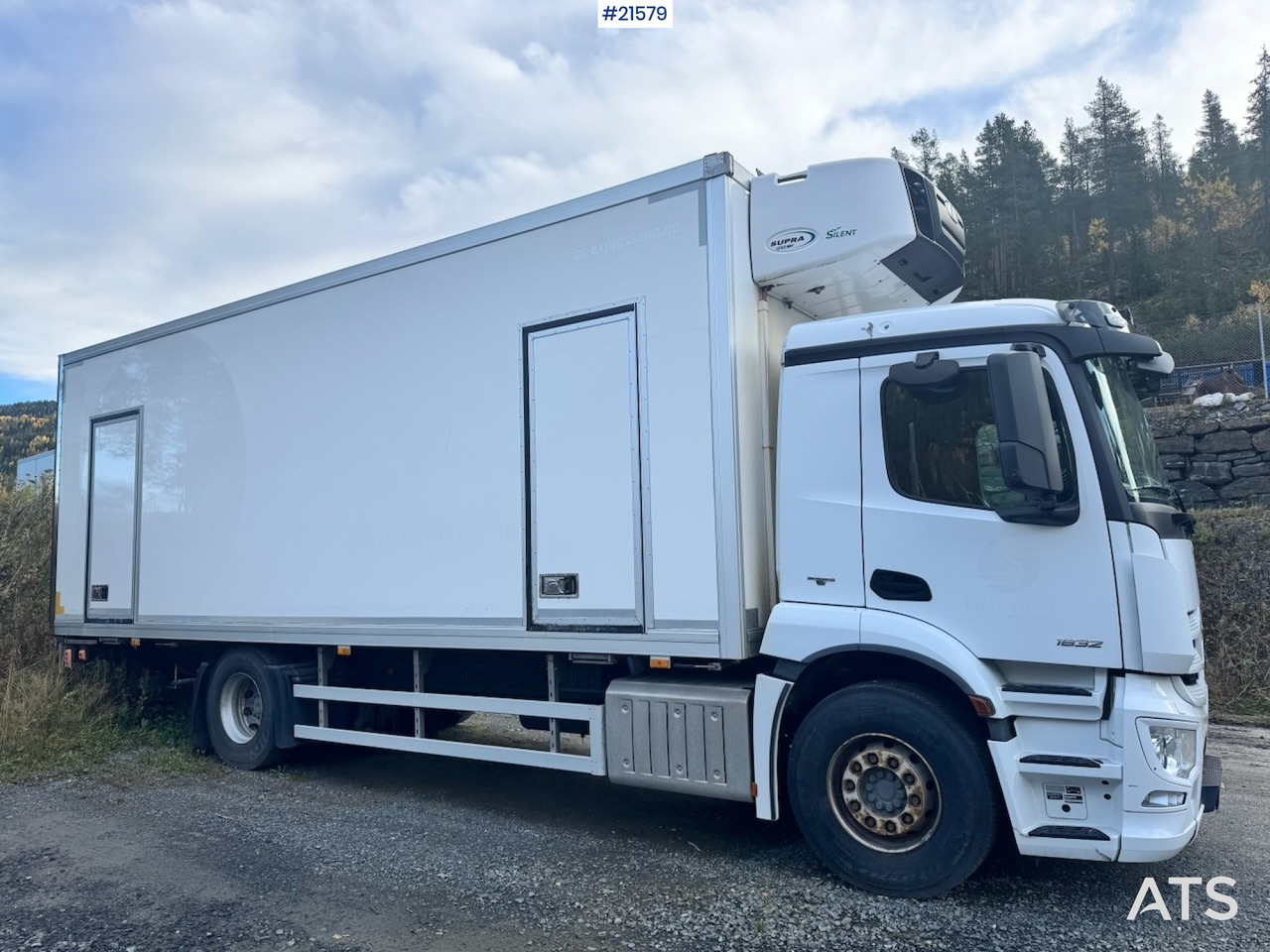 Mercedes-Benz Antos 1832 m/ Full sideåpning og Kjøl/frys. - Box truck: picture 5 Mercedes-Benz Antos 1832 m/ Full sideåpning og Kjøl/frys. - Box truck: picture 5