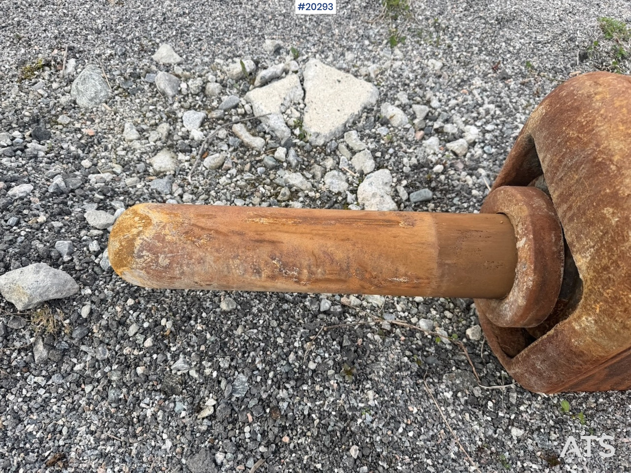 Montabert 570C - Hydraulic hammer for Construction machinery: picture 5 Montabert 570C - Hydraulic hammer for Construction machinery: picture 5