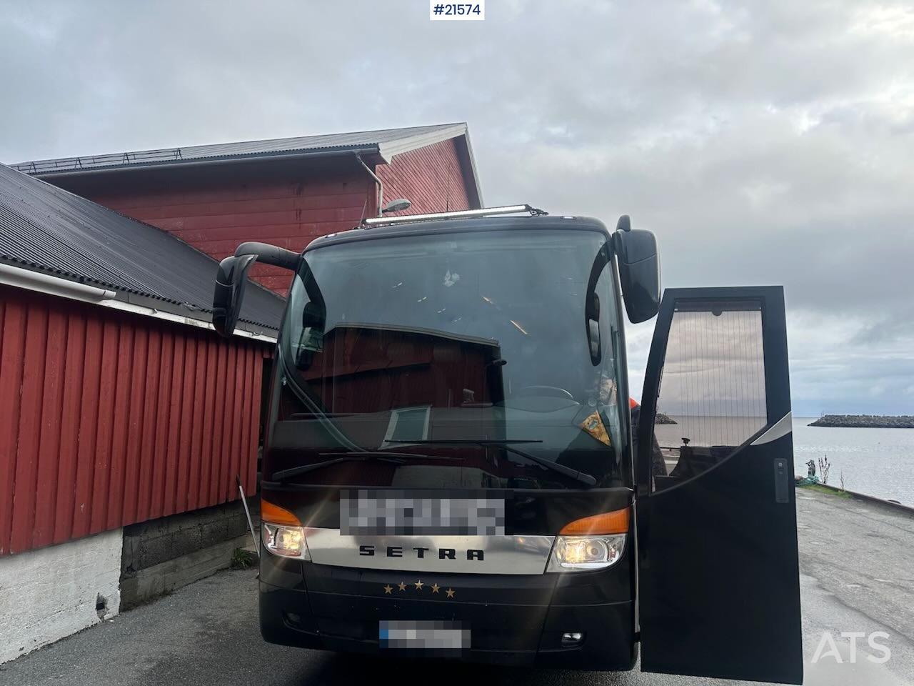 Setra S411 turbuss m/ 29+2+1 seter og vinterdekk. Lav km stand! - Coach: picture 2 Setra S411 turbuss m/ 29+2+1 seter og vinterdekk. Lav km stand! - Coach: picture 2