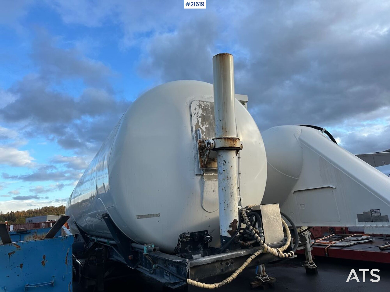 Spitzer 1996 Spitzer silo-trailer 3 akslet bulkhenger - Silo semi-trailer: picture 3 Spitzer 1996 Spitzer silo-trailer 3 akslet bulkhenger - Silo semi-trailer: picture 3