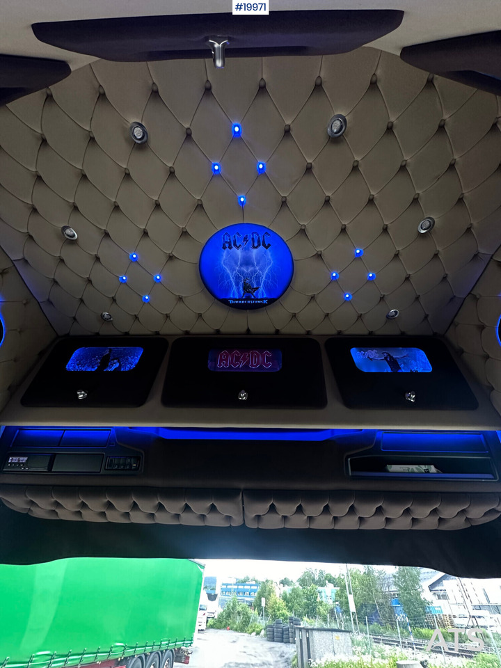 Tractor truck Scania R540: picture 11