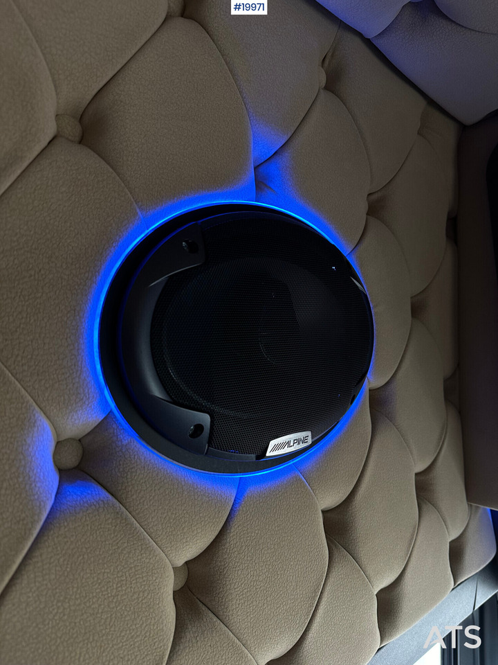 Tractor truck Scania R540: picture 18