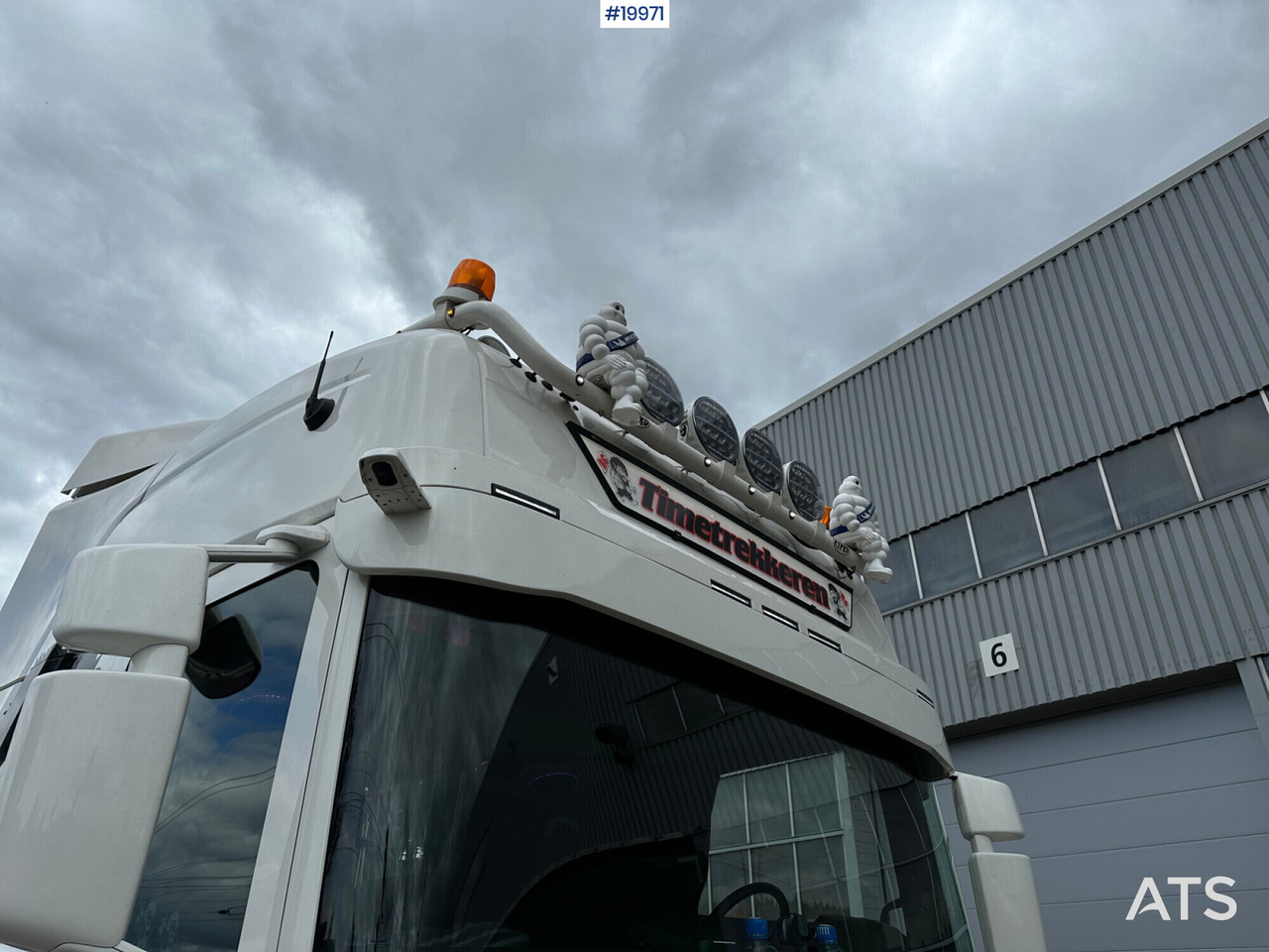 Tractor truck Scania R540: picture 25