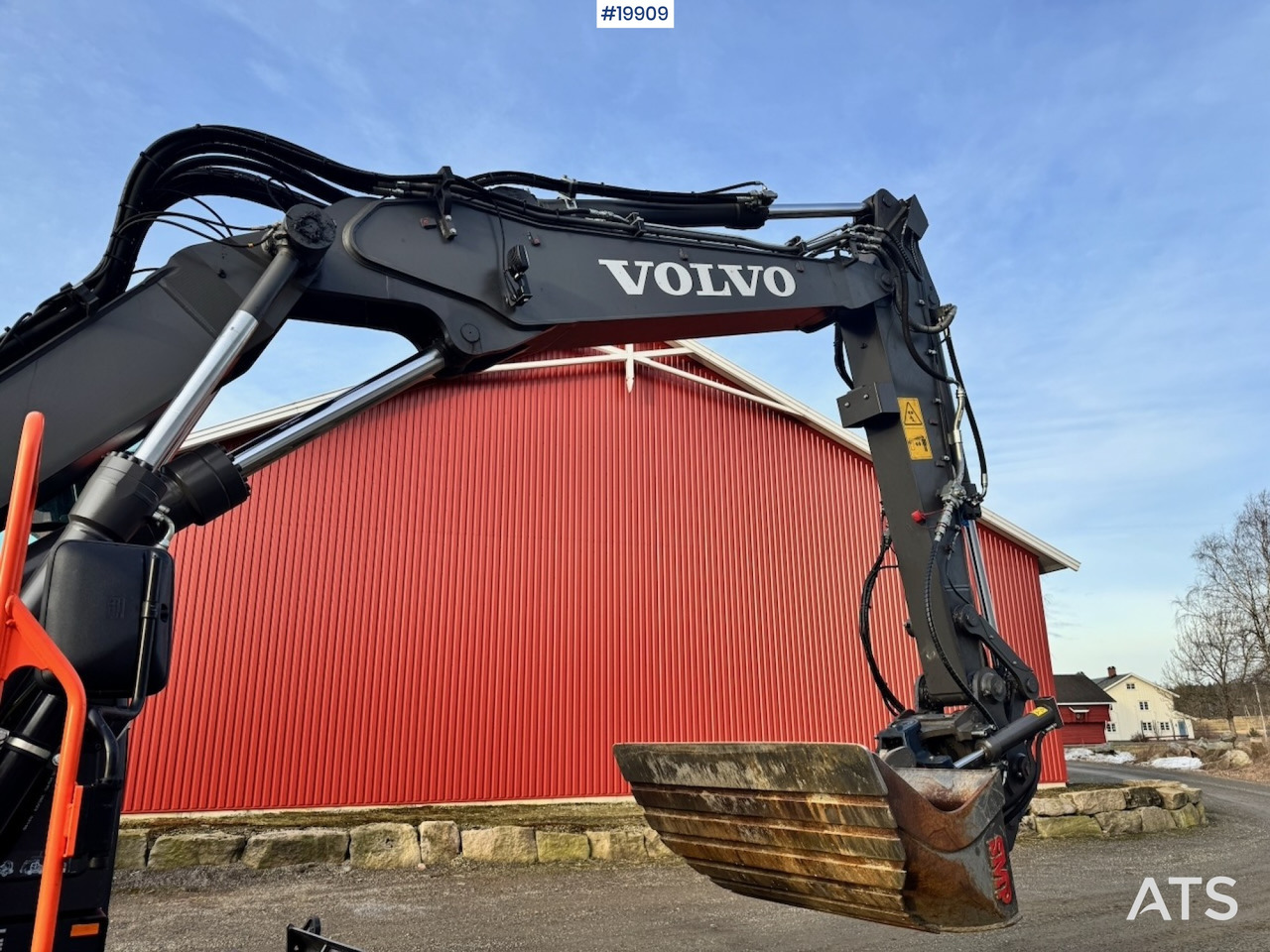 Excavator Volvo EWR130: picture 24