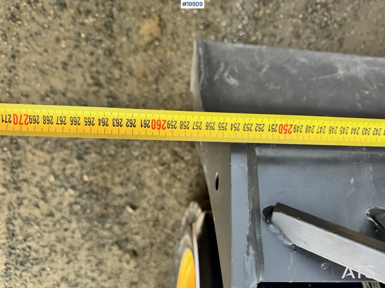 Excavator Volvo EWR130: picture 16