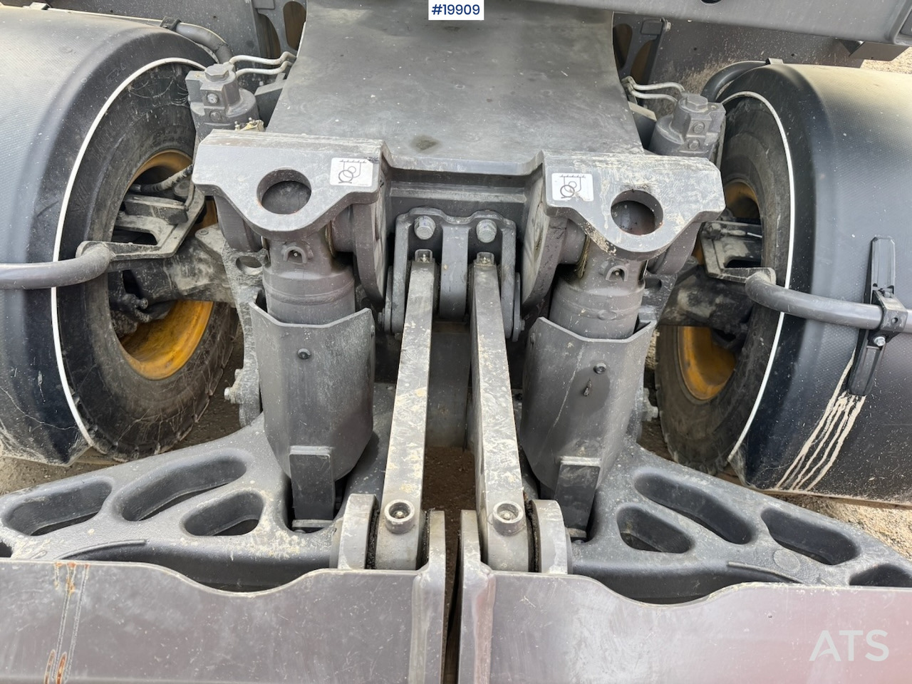 Excavator Volvo EWR130: picture 13