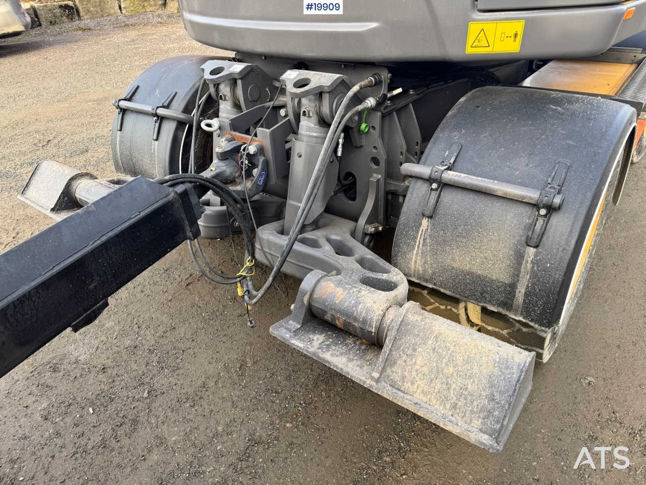 Excavator Volvo EWR130: picture 20