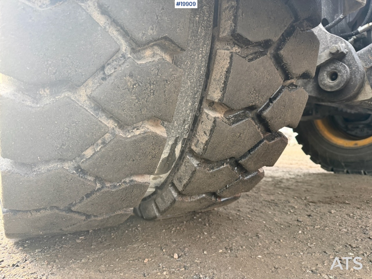 Excavator Volvo EWR130: picture 17