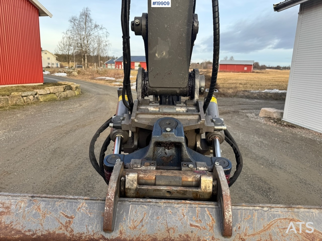 Excavator Volvo EWR130: picture 29