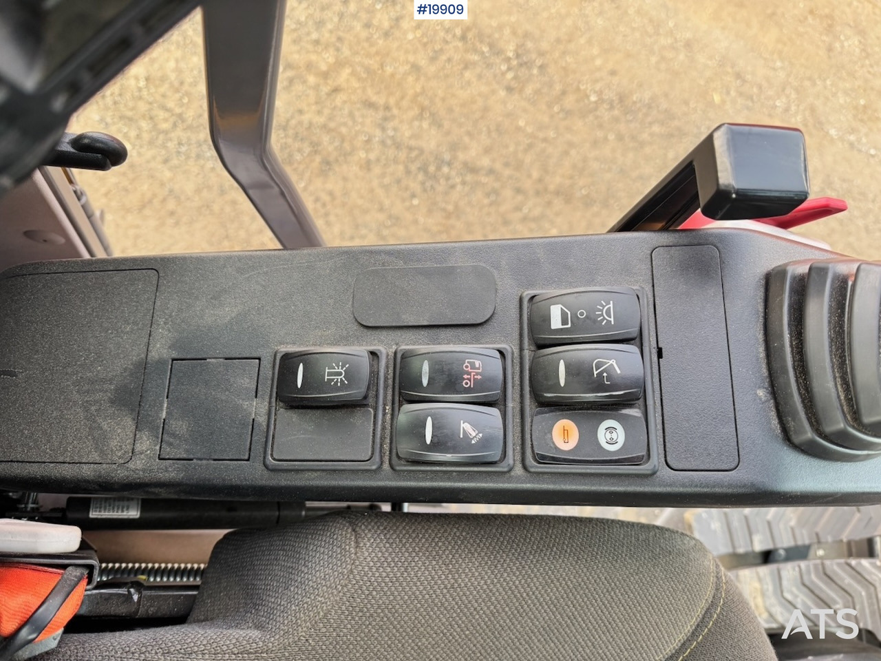 Excavator Volvo EWR130: picture 45