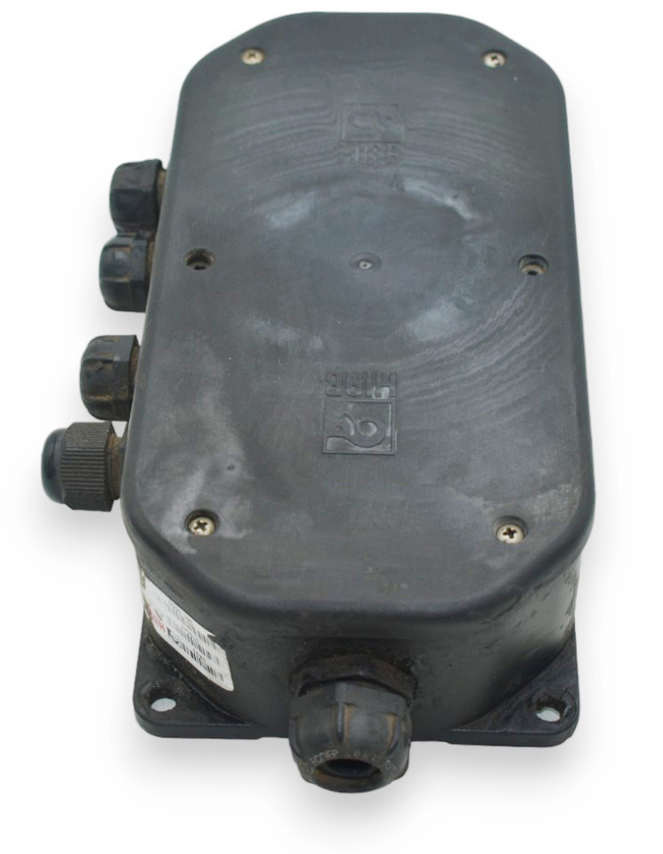 Used column connection electronic box 3600688-U - Spare parts for Truck mounted crane: picture 4 Used column connection electronic box 3600688-U - Spare parts for Truck mounted crane: picture 4