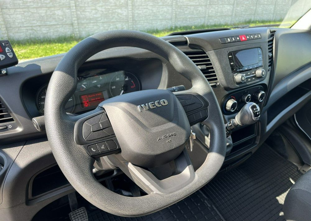 Refrigerated delivery van Iveco Daily: picture 12