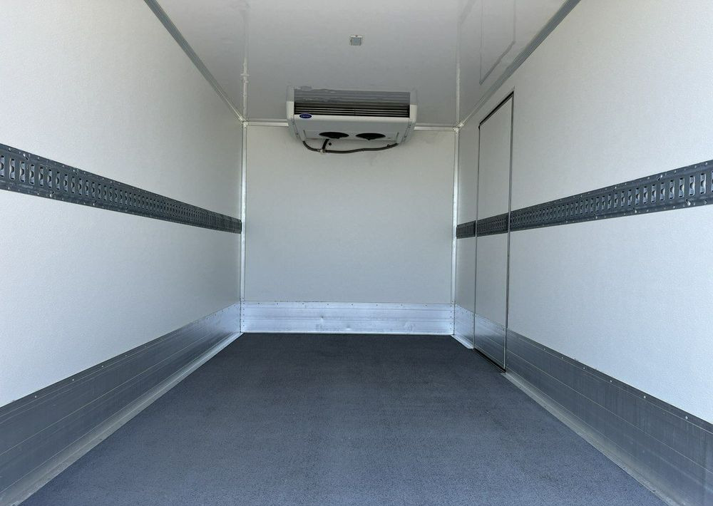Refrigerated delivery van Iveco Daily: picture 17