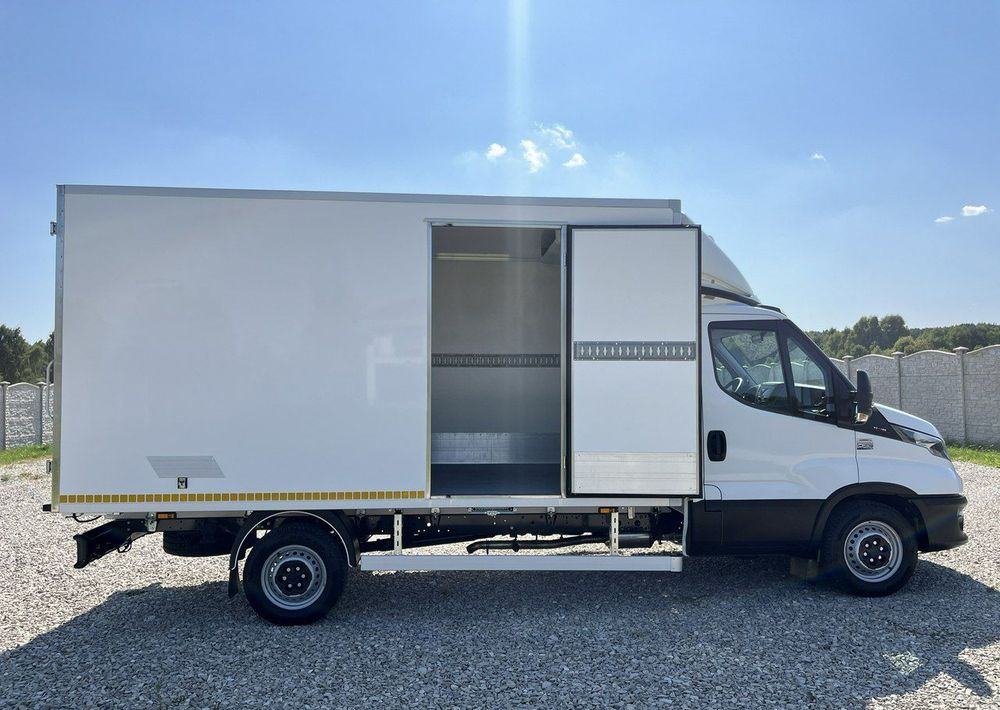 Refrigerated delivery van Iveco Daily: picture 7