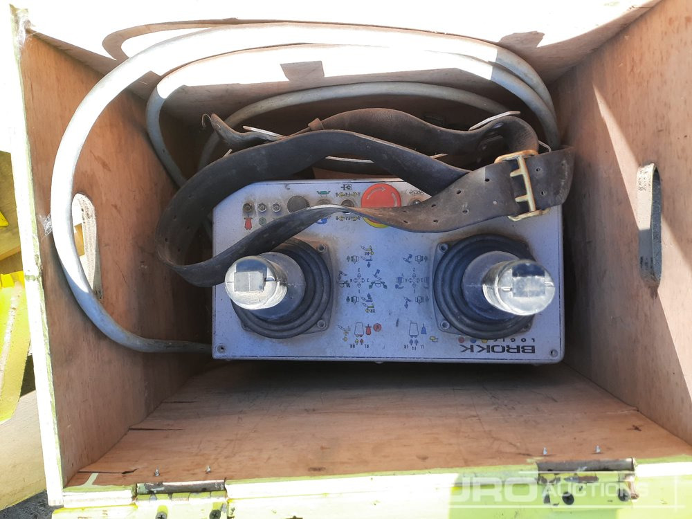 1996 Brokk 110E Remote Controlled Robotic Excavator, Rubber tracked, Stabilisers, Piped, All. Piping, QH, Hammer, Bucket - Mini excavator: picture 3 1996 Brokk 110E Remote Controlled Robotic Excavator, Rubber tracked, Stabilisers, Piped, All. Piping, QH, Hammer, Bucket - Mini excavator: picture 3