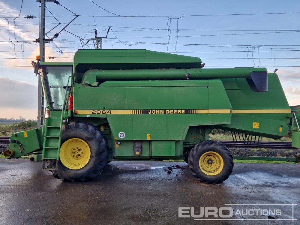1996 John Deere 2064 - Combine harvester: picture 3 1996 John Deere 2064 - Combine harvester: picture 3