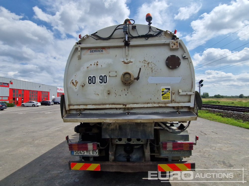 2002 Mercedes Axor 1829 - Road sweeper: picture 4 2002 Mercedes Axor 1829 - Road sweeper: picture 4