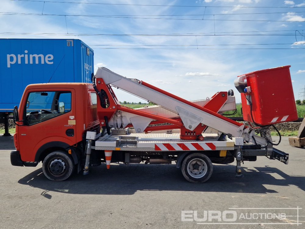 2013 Renault MAXICITY 120 DXI - Truck with aerial platform: picture 2 2013 Renault MAXICITY 120 DXI - Truck with aerial platform: picture 2
