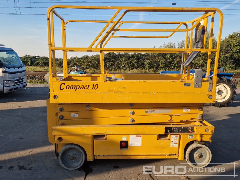 2016 Haulotte Compact 10 - Aerial platform: picture 2 2016 Haulotte Compact 10 - Aerial platform: picture 2