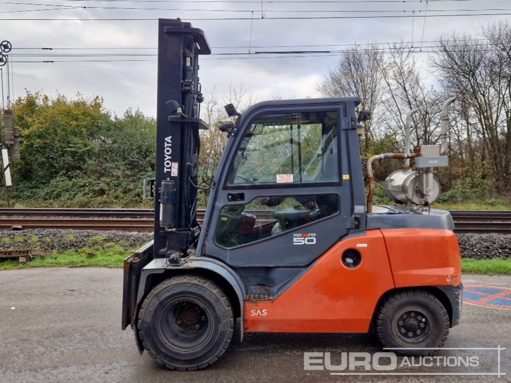 2016 Toyota 40-8FD50N - Forklift: picture 2 2016 Toyota 40-8FD50N - Forklift: picture 2